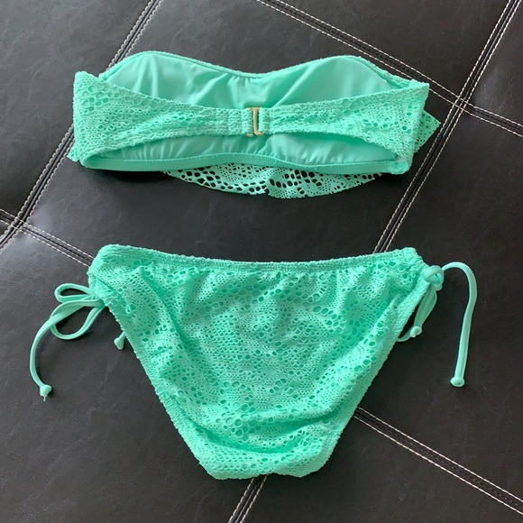 Cute Ruffle Top Bikini - Picture 3 of 3